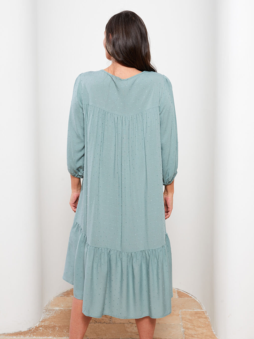 Yeşil Bağlamalı Yaka Nakışlı Viskon Kadın Elbise-4