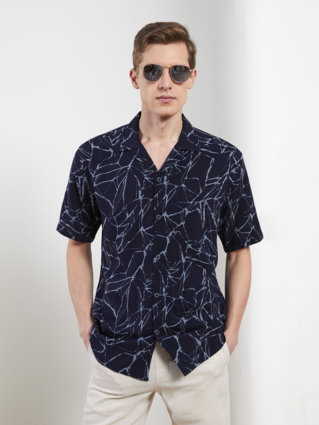 Lacivert Rahat Kalıp Kısa Kollu Erkek Gömlek