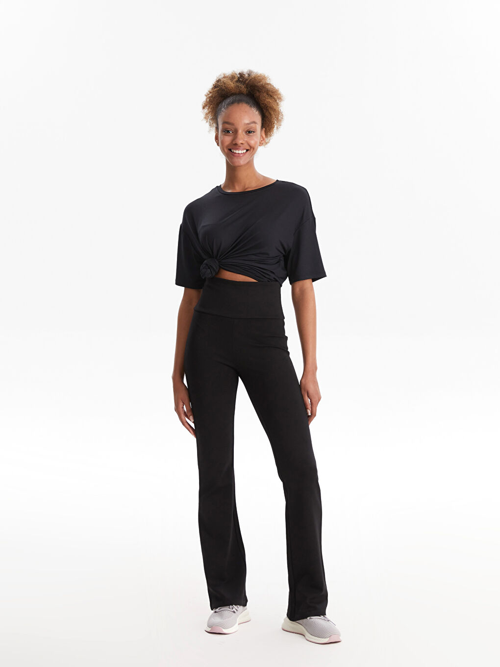 Siyah Beli Lastikli Baskılı Kadın Outdoor Eşofman Altı-1