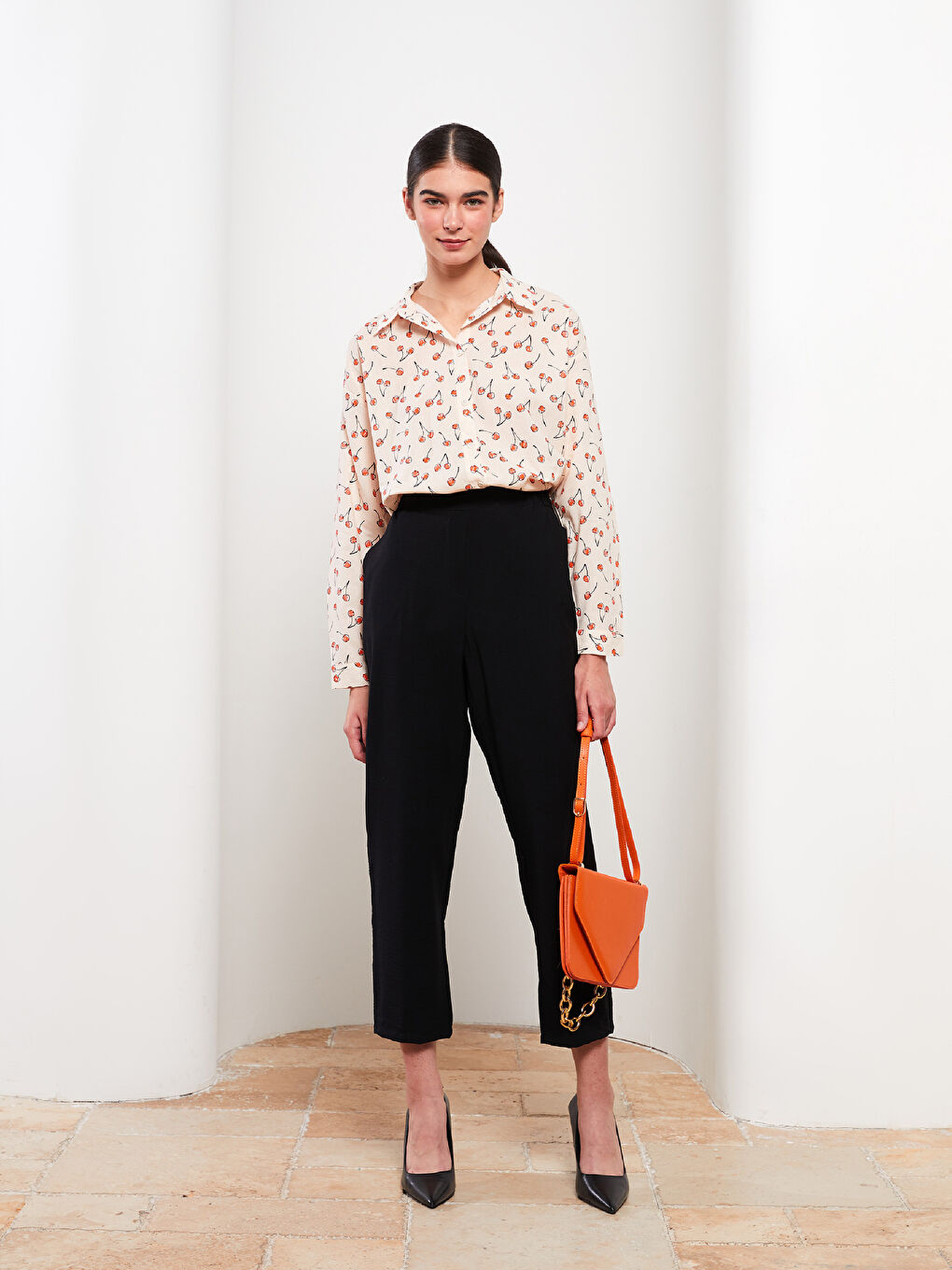 Siyah Kadın Beli Lastikli Rahat Kalıp Düz Pantolon-1