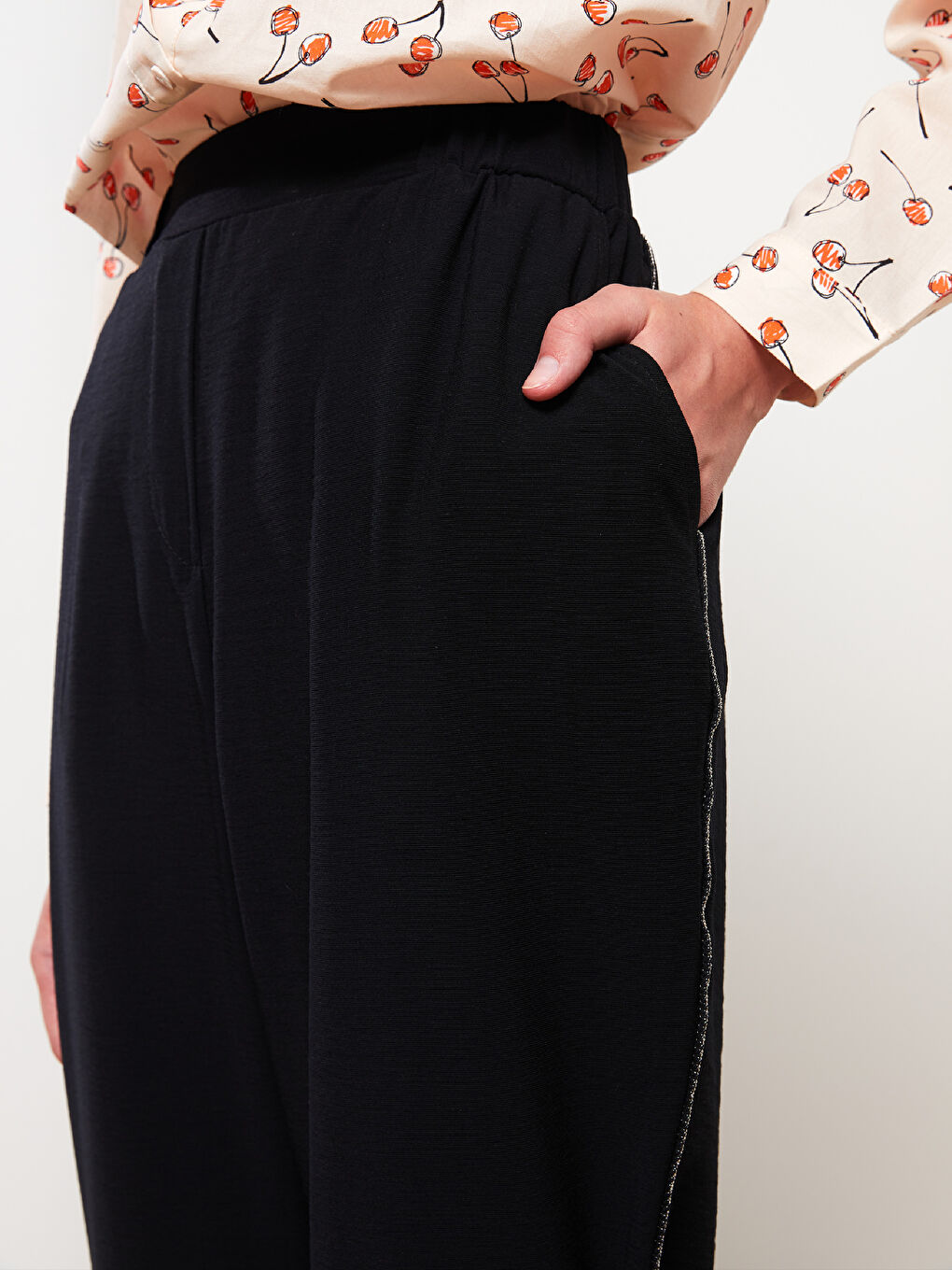 Siyah Kadın Beli Lastikli Rahat Kalıp Düz Pantolon-2