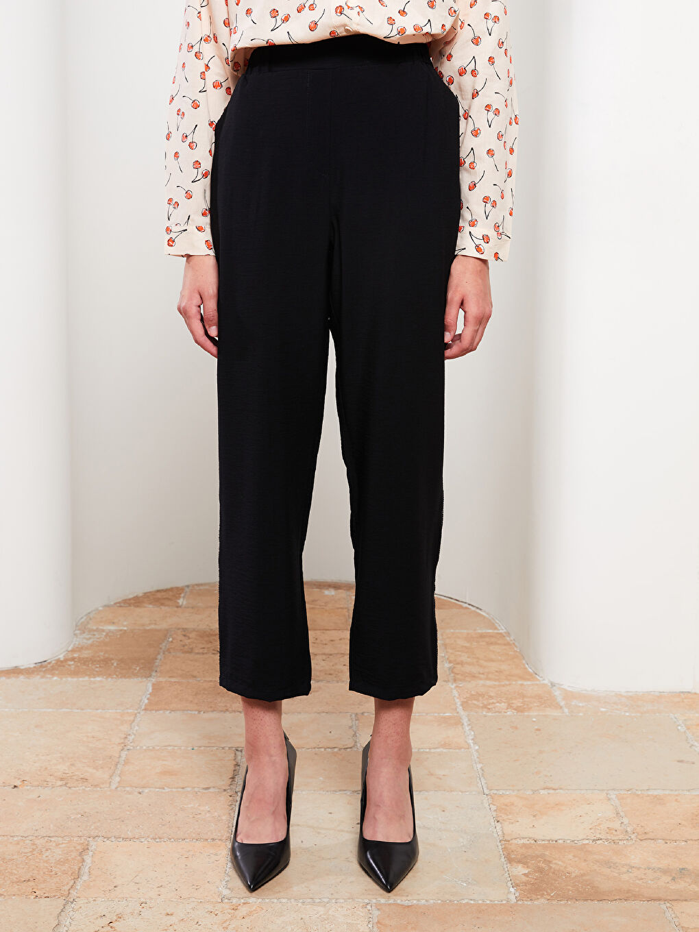 Siyah Kadın Beli Lastikli Rahat Kalıp Düz Pantolon-3