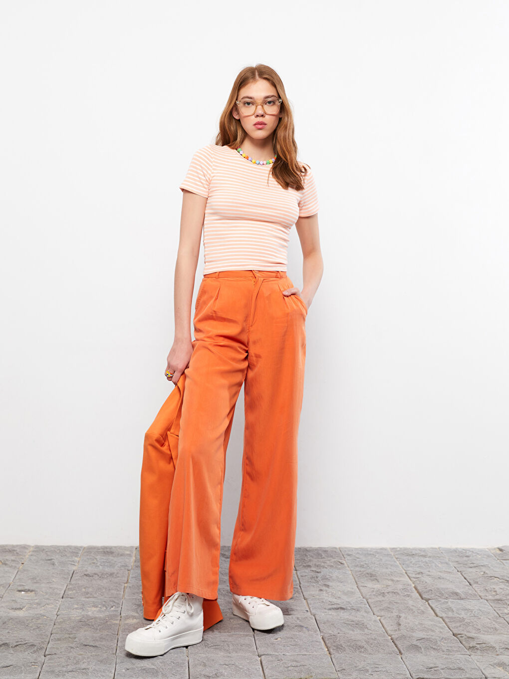 Haut Court à Rayures à Manches Courtes pour Femmes avec Col Rond