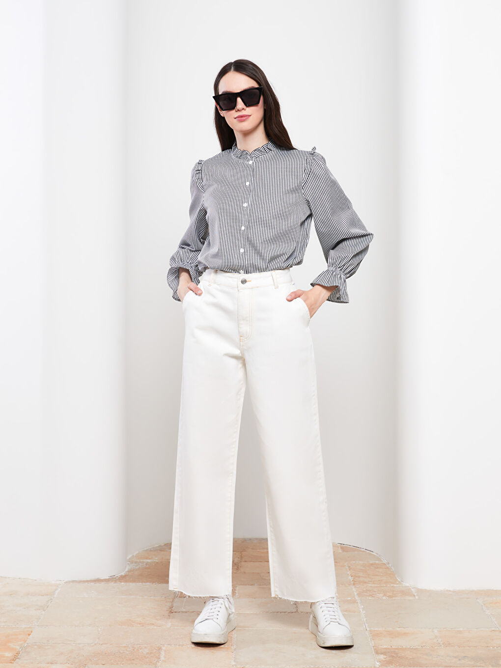 Beyaz Standart Fit Düz Cep Detaylı Rodeo Kadın Jean Pantolon-1