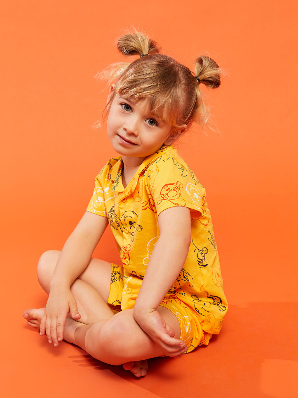 Sarı Polo Yaka Kısa Kollu Winnie the Pooh Baskılı Pamuklu Kız Bebek Pijama Takım