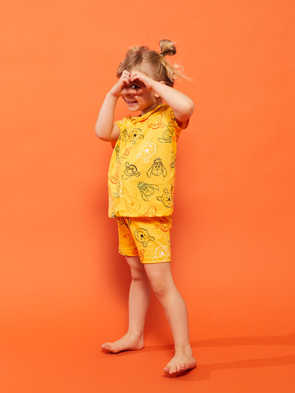 Sarı Polo Yaka Kısa Kollu Winnie the Pooh Baskılı Pamuklu Kız Bebek Pijama Takım-2