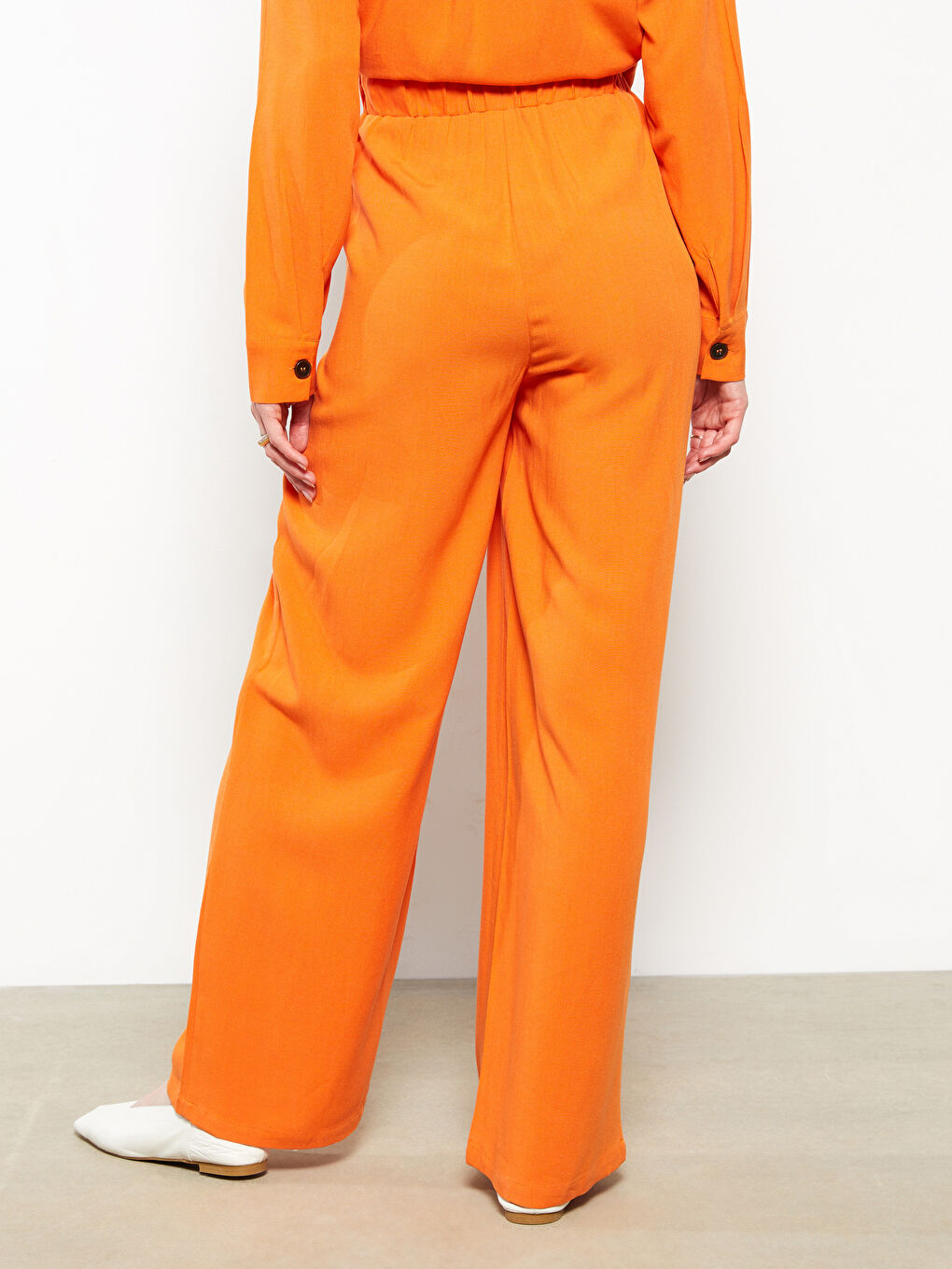 Women's Elastic Waist Relaxed Fit Plain Pants-3