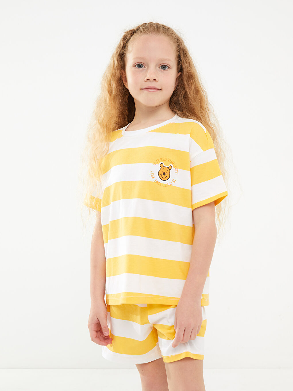 Ekru Bisiklet Yaka Winnie the Pooh Baskılı Kısa Kollu Kız Çocuk Şortlu Pijama Takımı-2