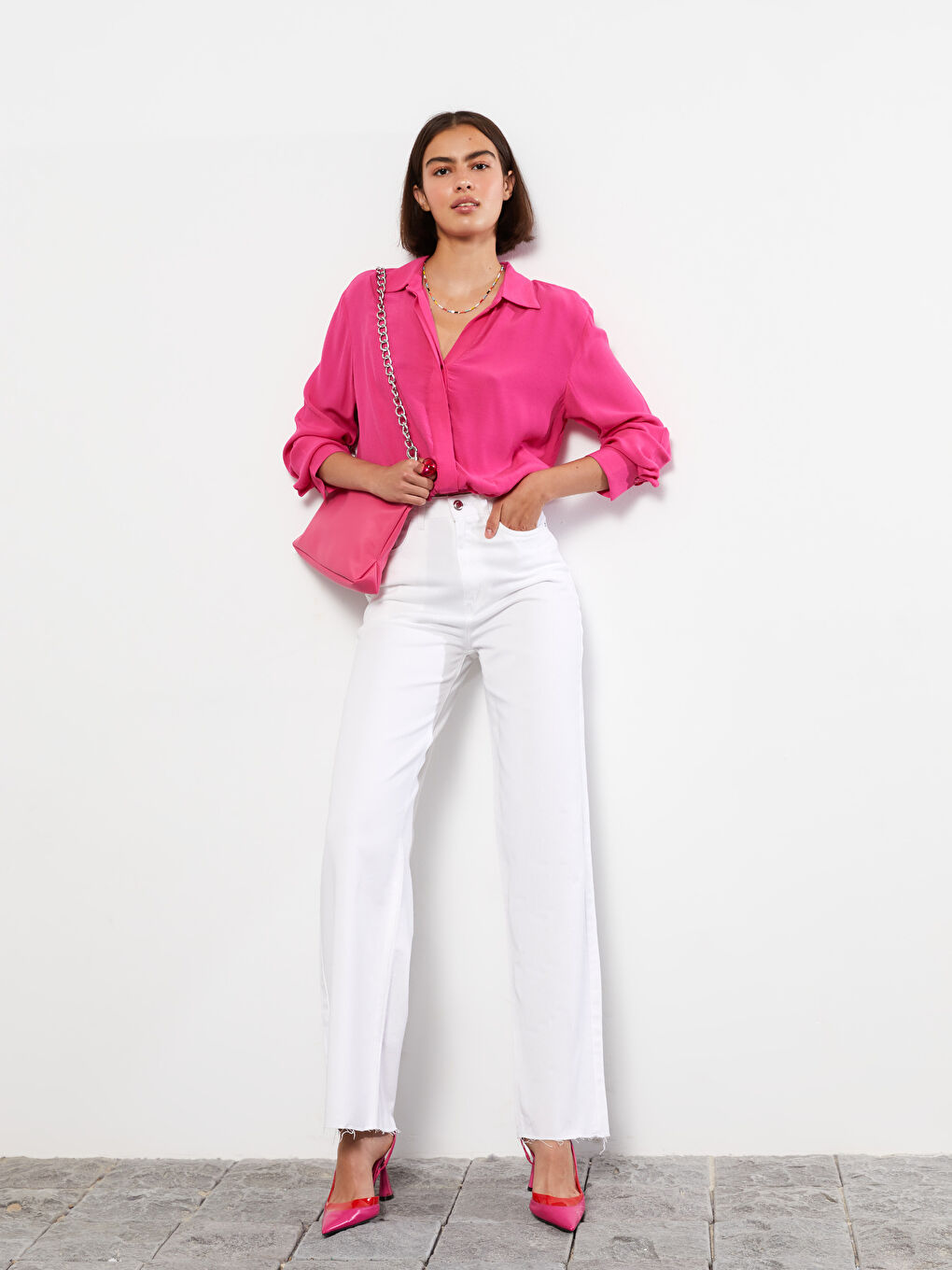 Beyaz Standart Fit Düz Cep Detaylı Gabardin Kadın Pantolon