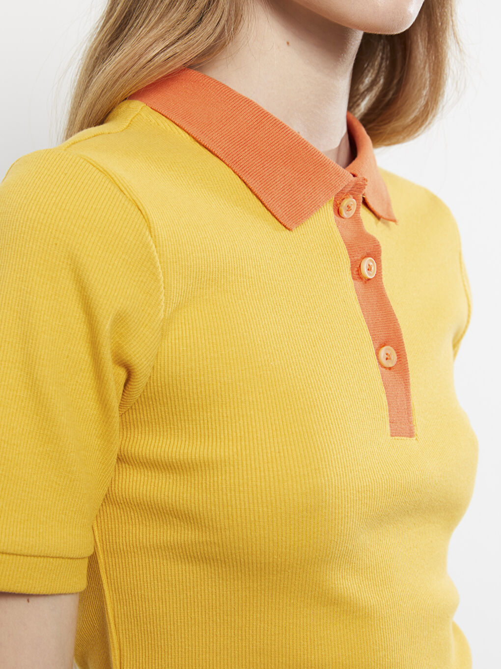 Sarı Polo Yaka Düz Kısa Kollu Kadın Crop-3