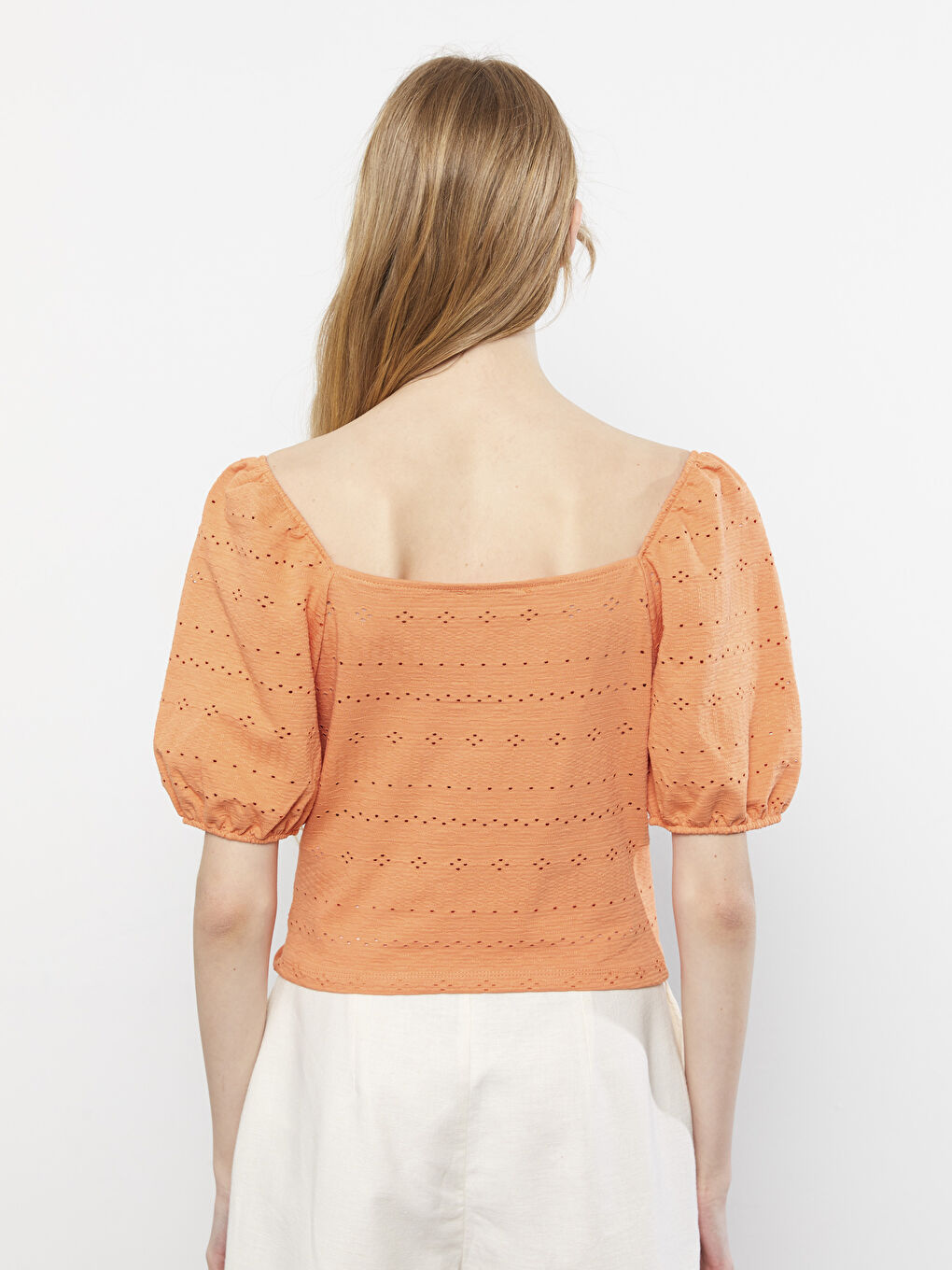 Turuncu Kare Yaka Nakışlı Kısa Kollu Kadın Bluz-4