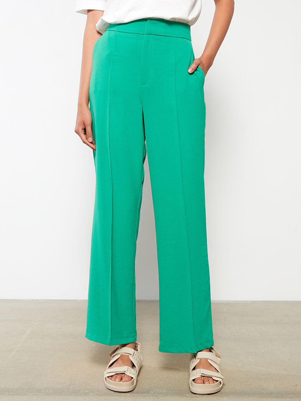 Yeşil Rahat Kalıp Düz Cep Detaylı Kadın Pantolon-2