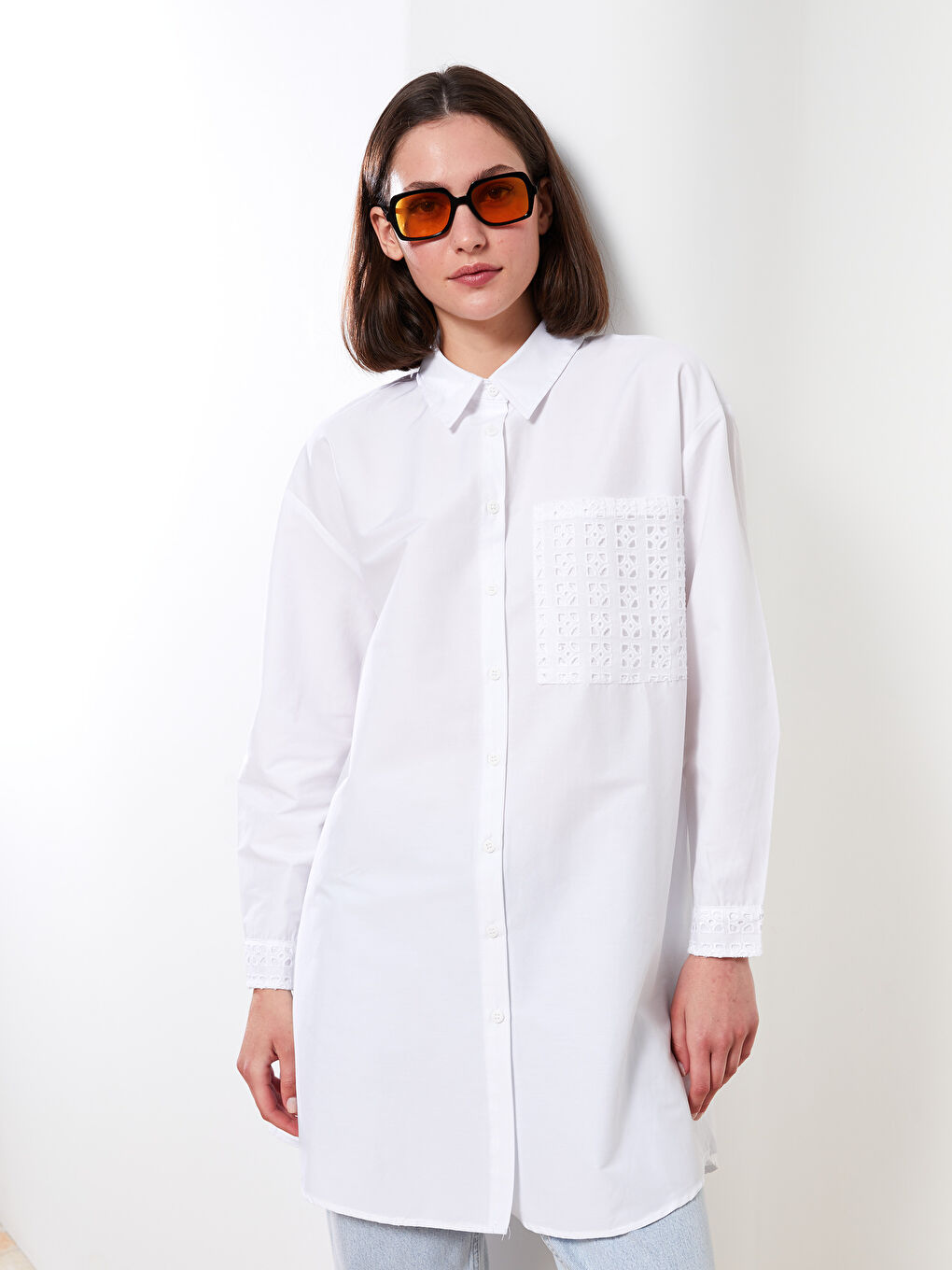 Beyaz Nakışlı Uzun Kollu Poplin Kadın Gömlek Tunik-1