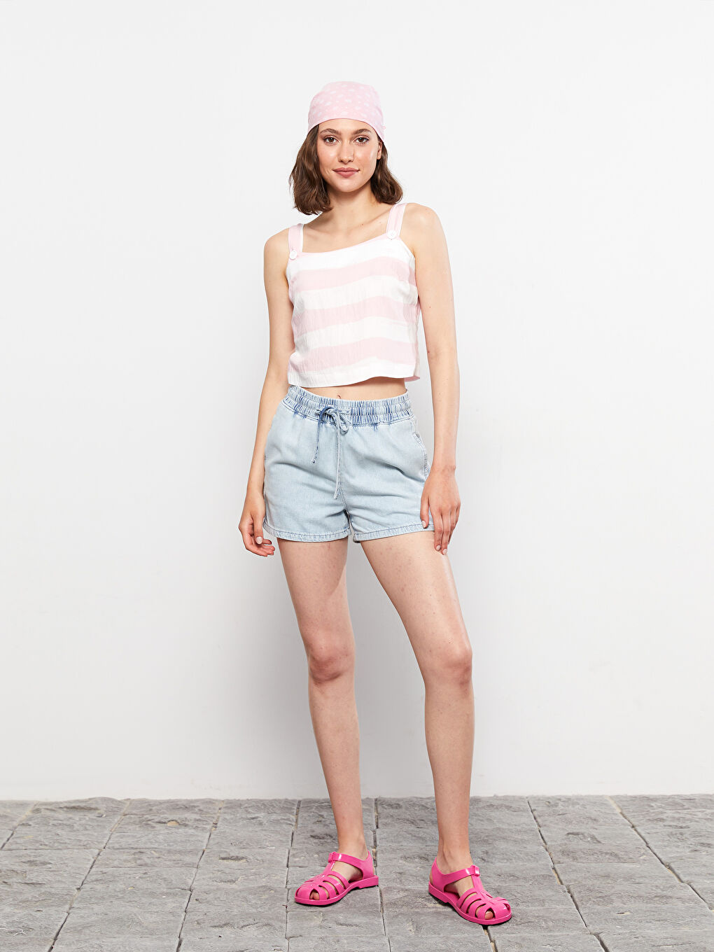 Pembe Kare Yaka Çizgili Askılı Poplin Kadın Bluz-2