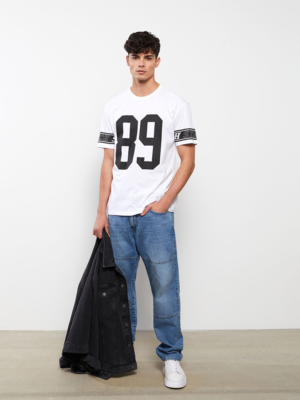 Beyaz Bisiklet Yaka Kısa Kollu Baskılı Penye Erkek Tişört