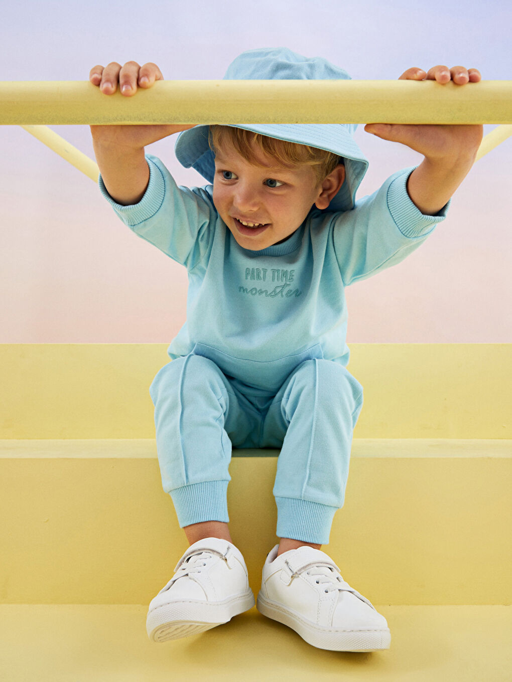 LC Waikiki Nursery Ready Sweatshirts and Trousers -W2AC51Z1-FXE