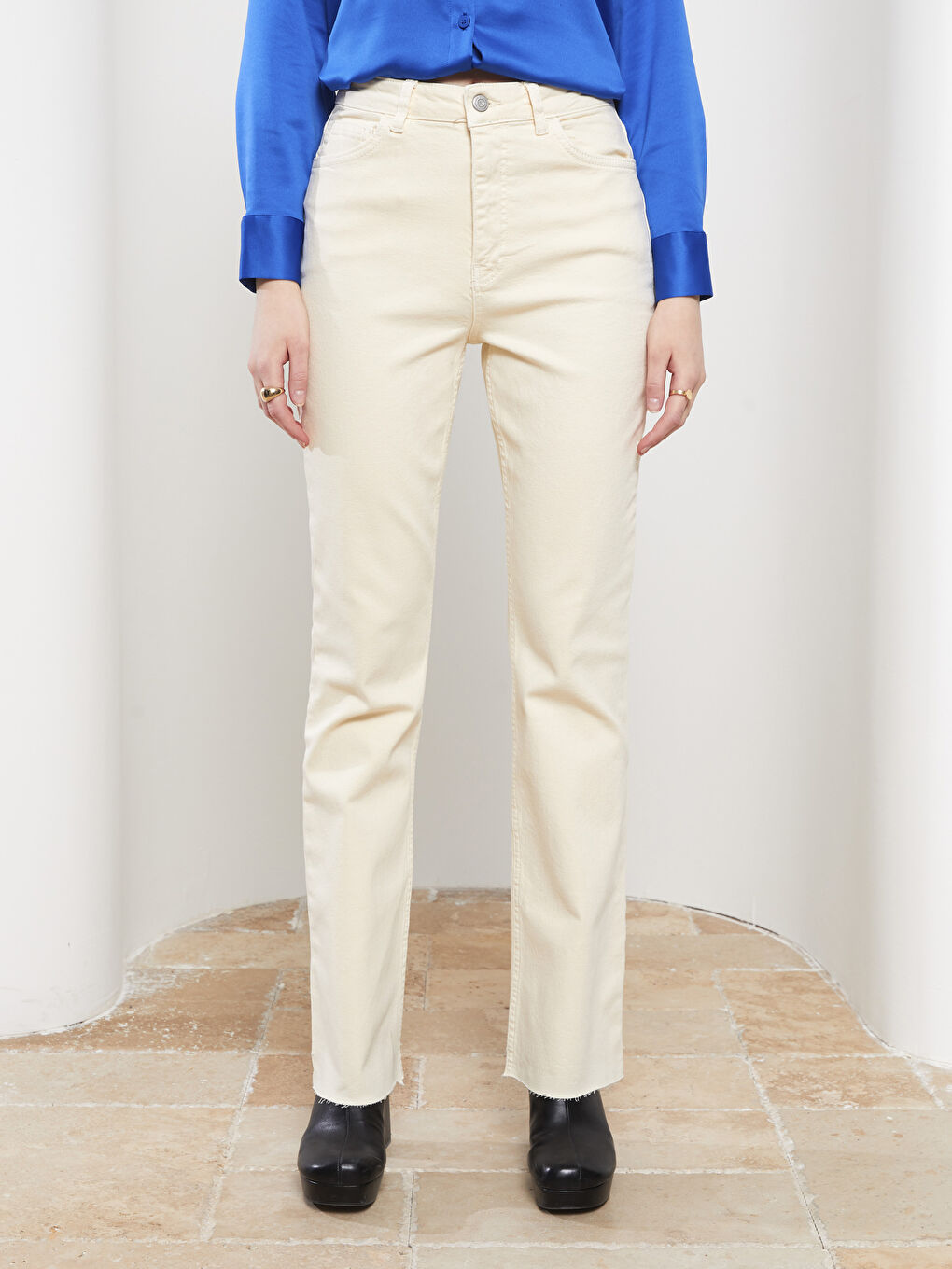 Bej Dar Fit Düz Cep Detaylı Gabardin Kadın Pantolon-2