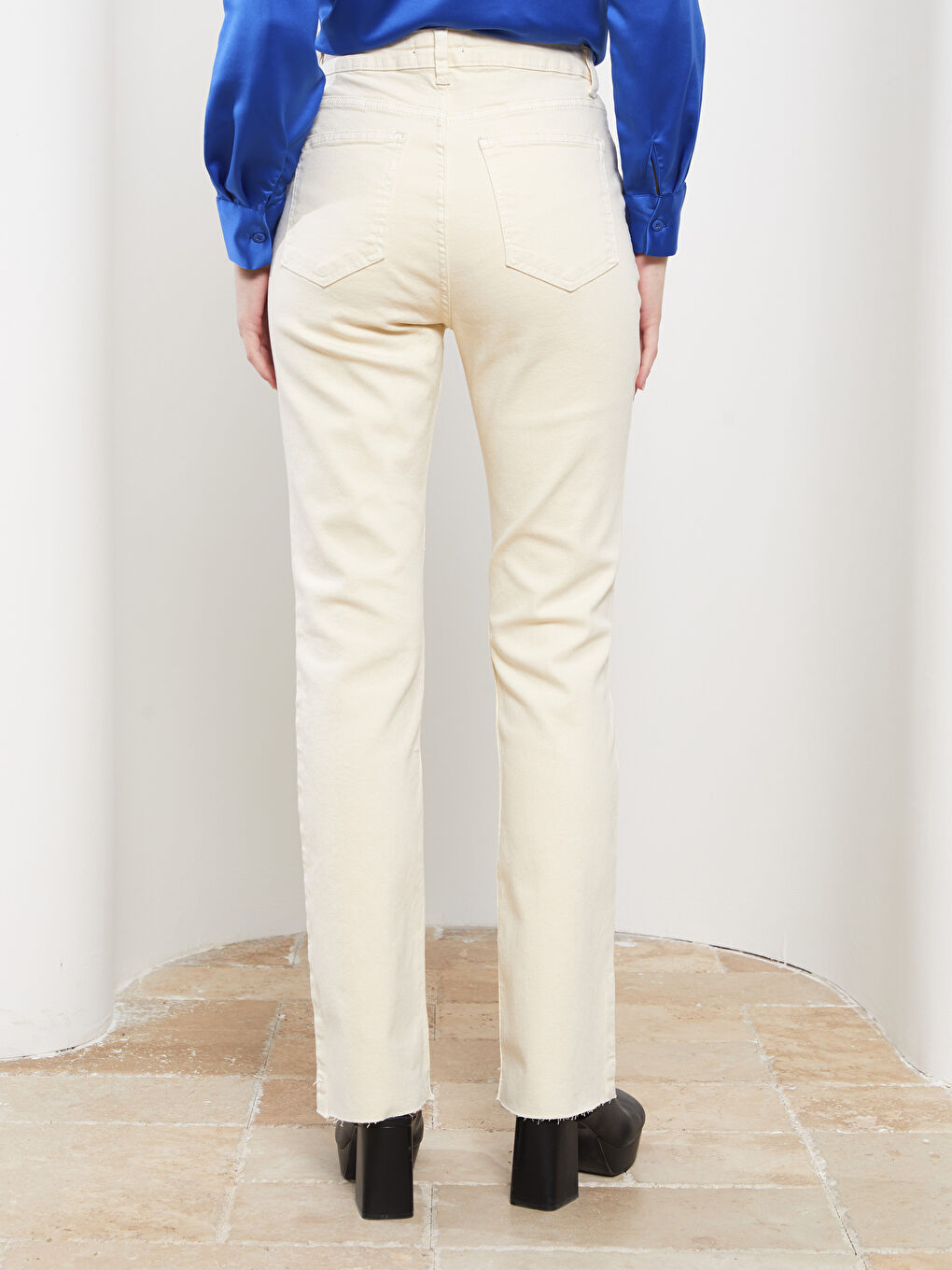 Bej Dar Fit Düz Cep Detaylı Gabardin Kadın Pantolon-4