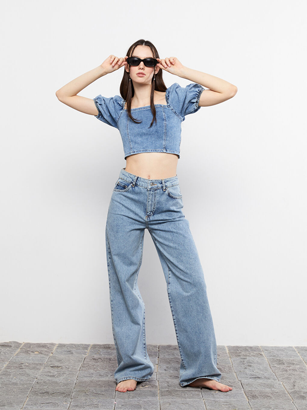 نظارات شمسية بإطار سميك للسيدات-1