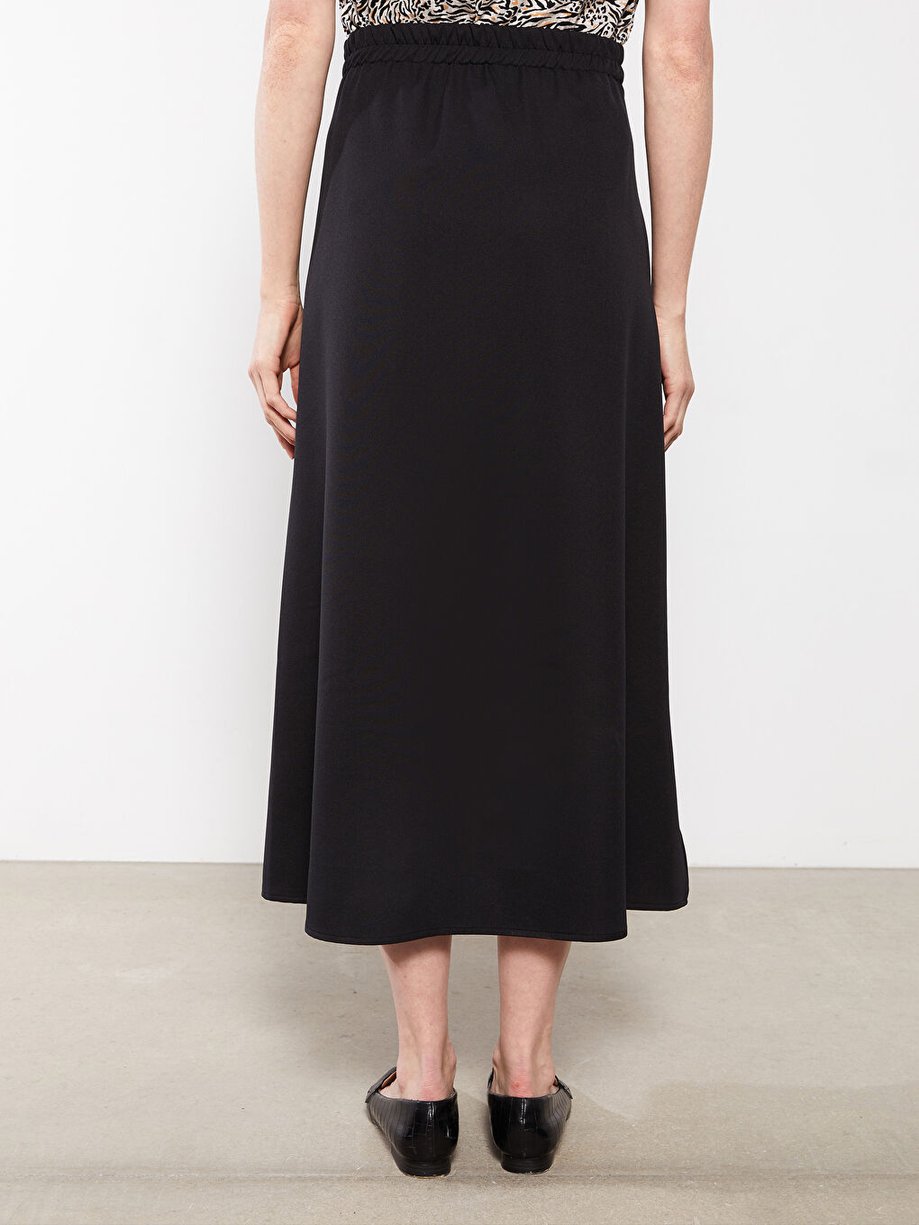 Siyah Beli Lastikli Düz A Kesim Kadın Etek-4