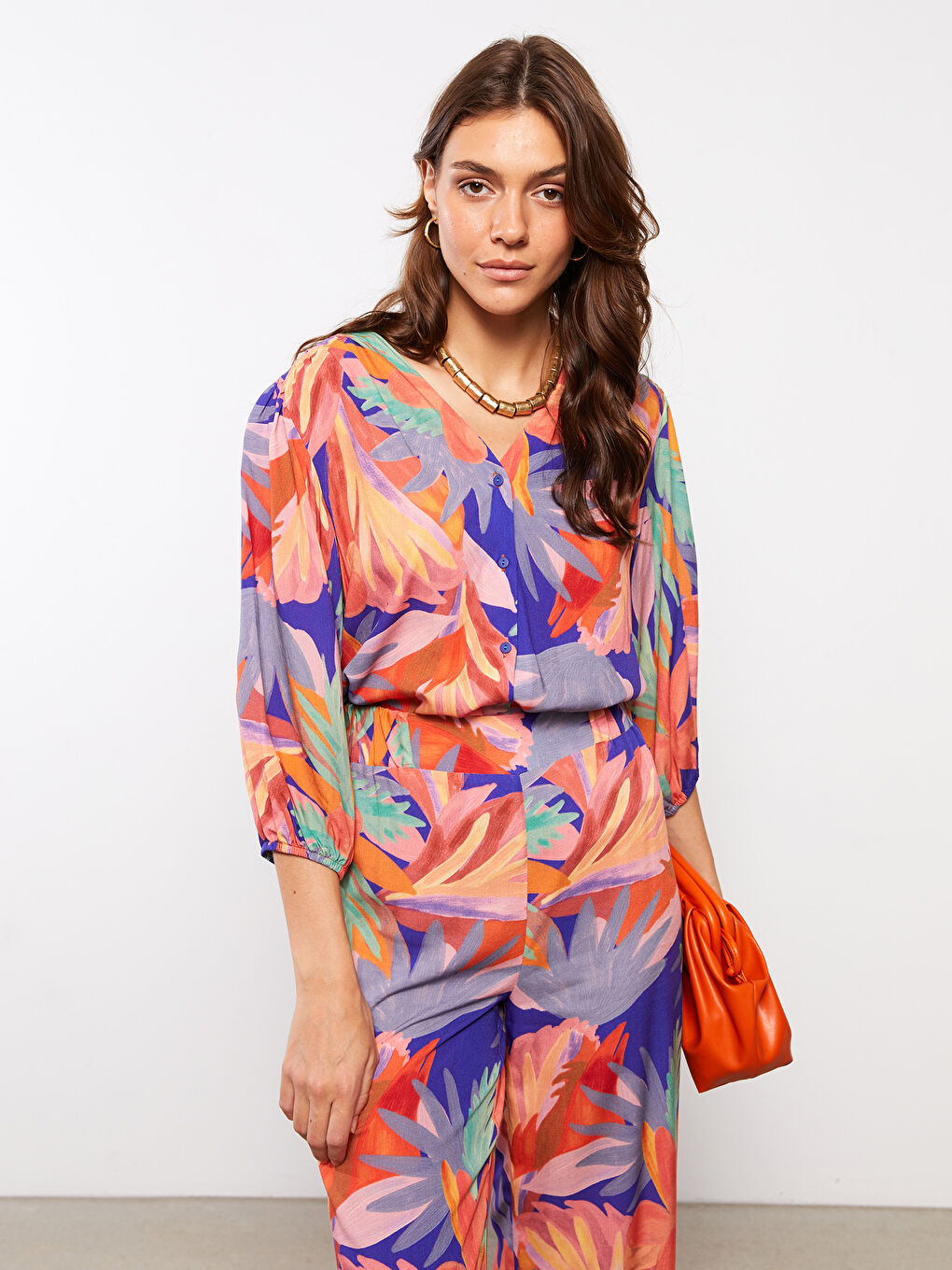 Karışık V Yaka Desenli Viskon Kadın Bluz-1