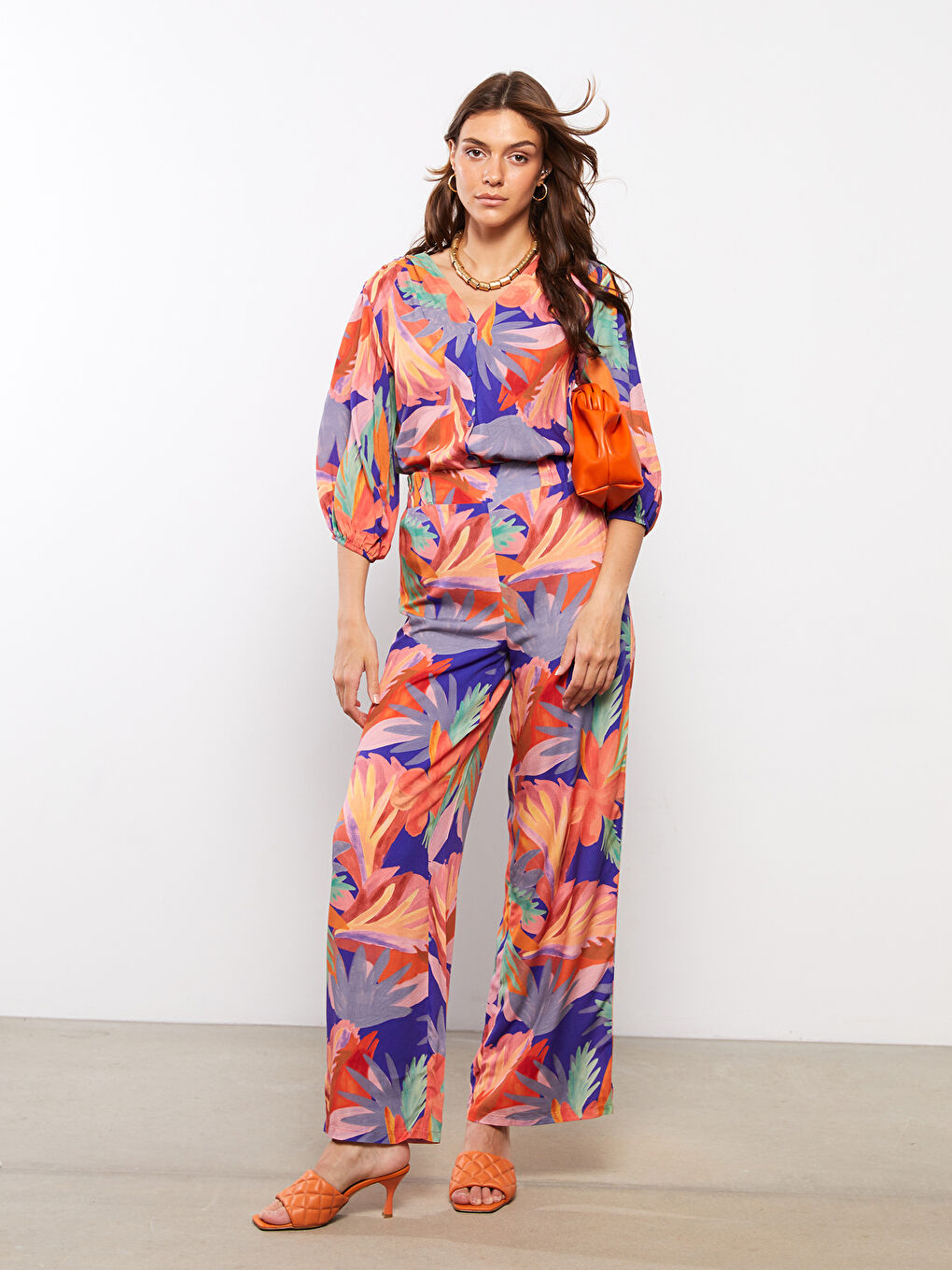 Karışık V Yaka Desenli Viskon Kadın Bluz-2