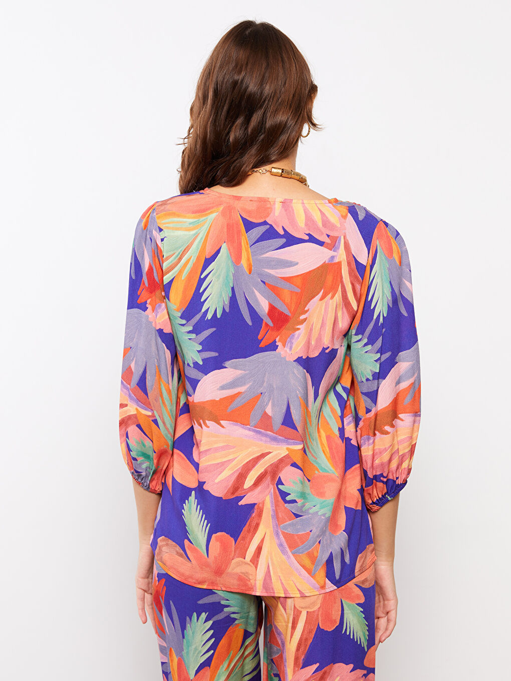 Karışık V Yaka Desenli Viskon Kadın Bluz-4