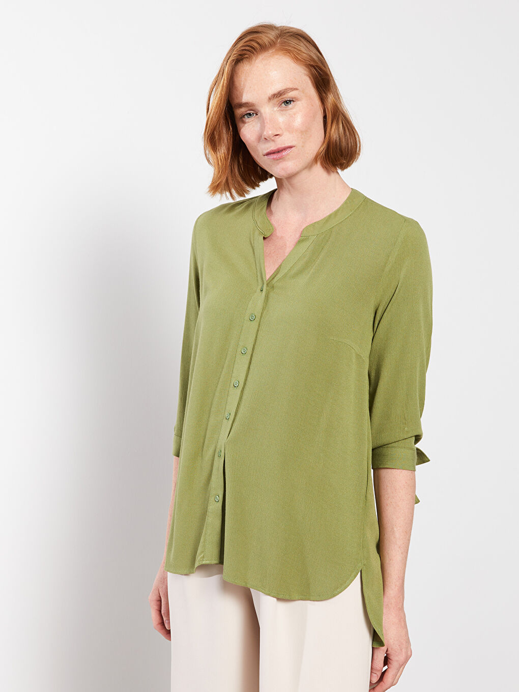 Yeşil Kaçık Yaka Düz Krinkle Kadın Gömlek-1