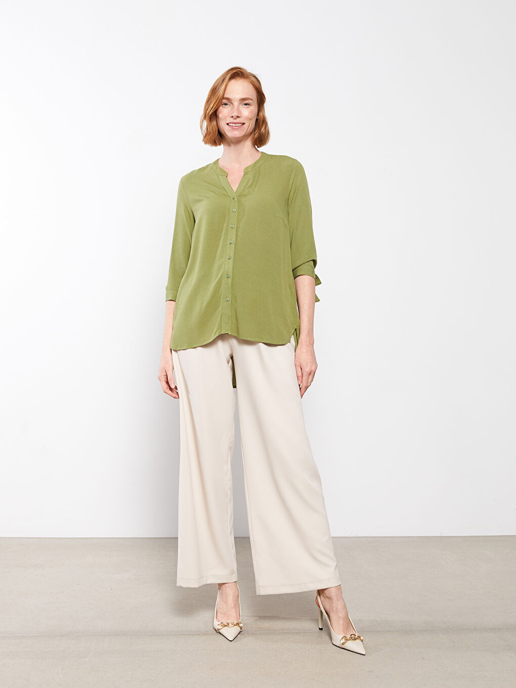 Yeşil Kaçık Yaka Düz Krinkle Kadın Gömlek-2