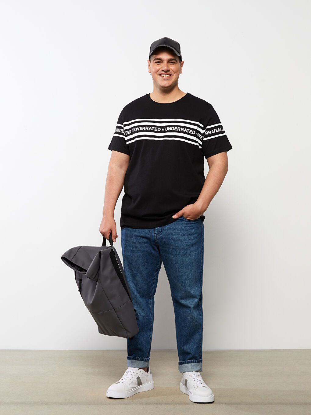 Siyah Bisiklet Yaka Kısa Kollu Baskılı Penye Büyük Beden Erkek Tişört-3