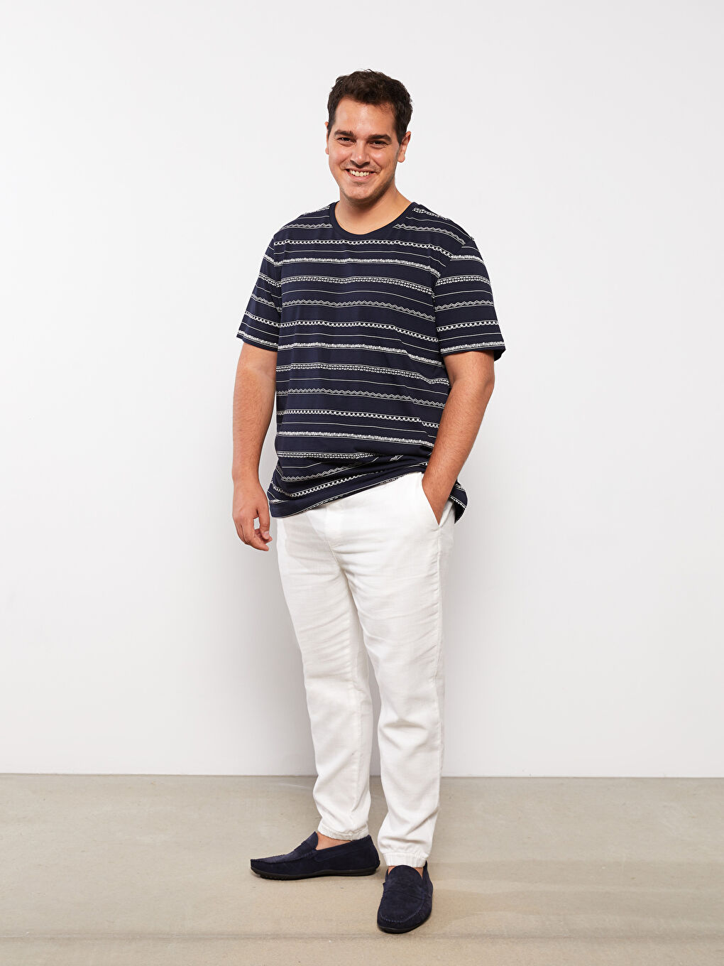 Lacivert Bisiklet Yaka Kısa Kollu Desenli Penye Erkek Tişört