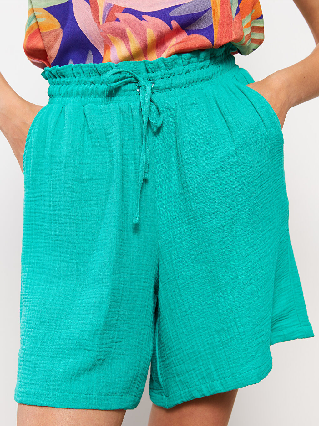 Women's Elasticated Waist Plain Shorts-2