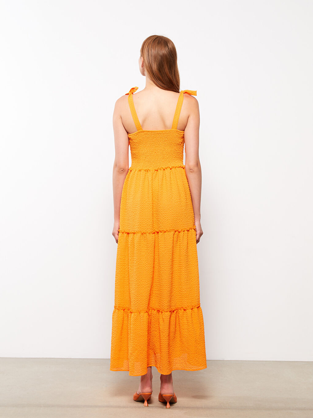 Turuncu Kare Yaka Düz Askılı Gofre Kadın Elbise-4