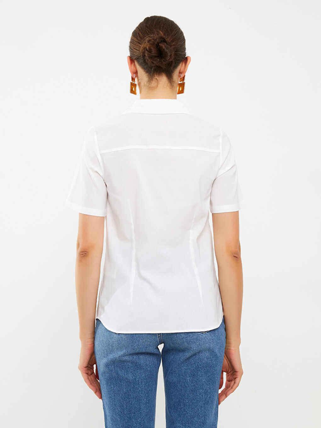 Beyaz Önden Düğme Kapamalı Düz Kısa Kollu Kadın Gömlek-6