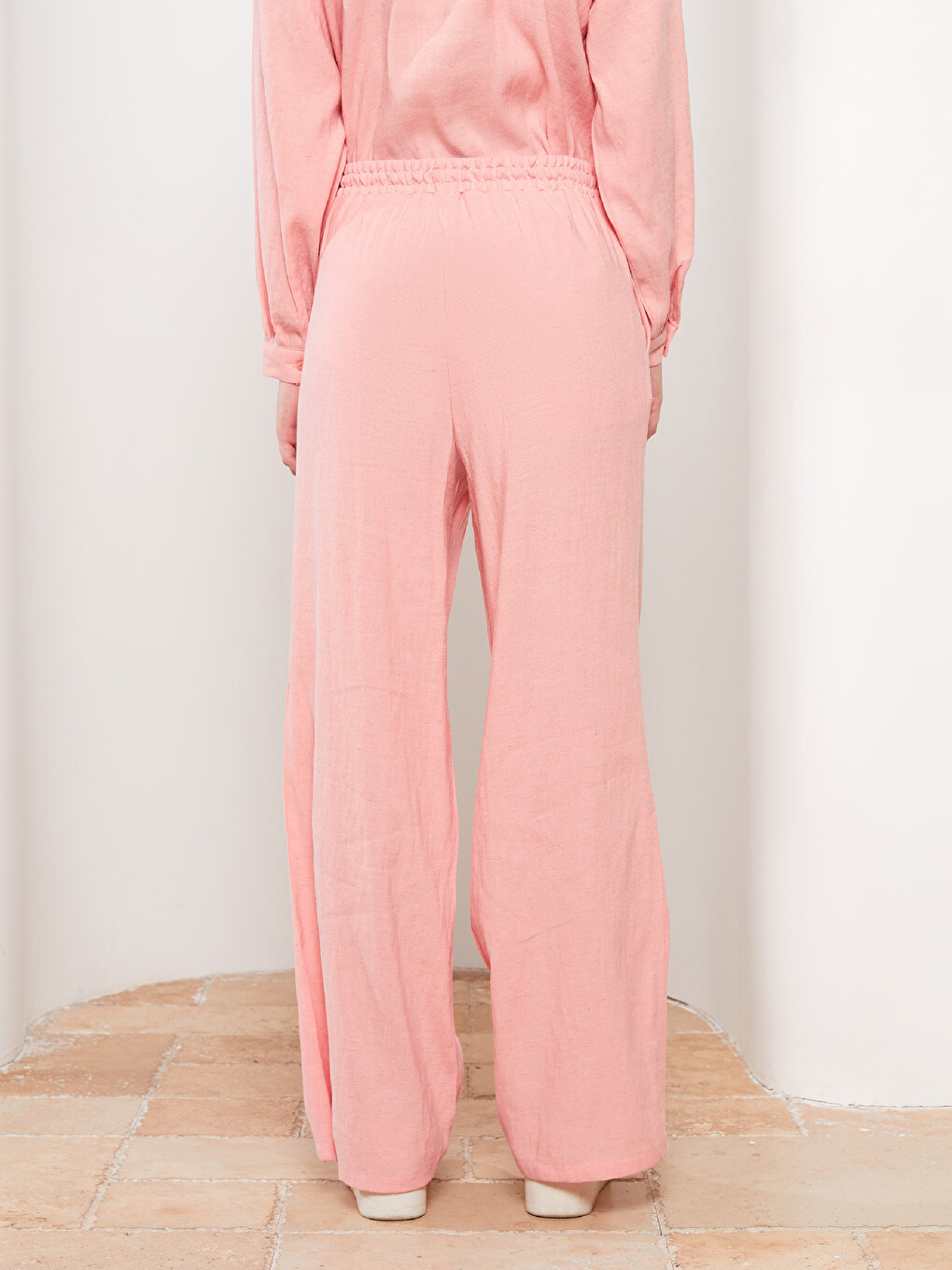Women's Elastic Waist Relaxed Fit Plain Pants-4