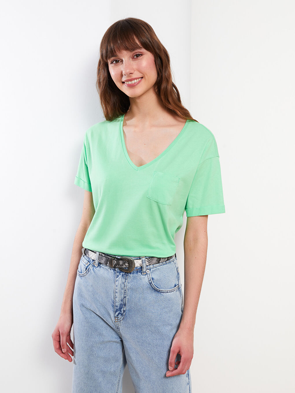 Yeşil V Yaka Düz Kısa Kollu Pamuklu Kadın Tişört-1