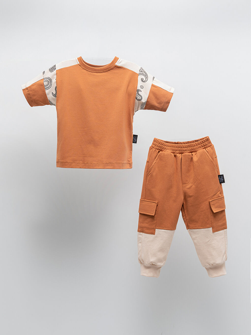 Turuncu Bisiklet Yaka Baskılı Kısa Kollu Çocuk Tişört ve Jogger Pantolon