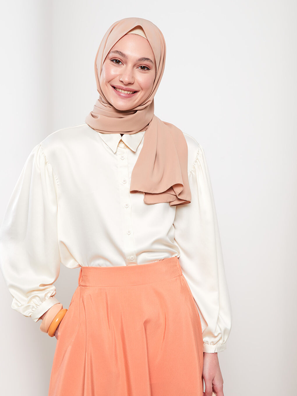 Bej Kadın Düz Medine İpeği Şal-1