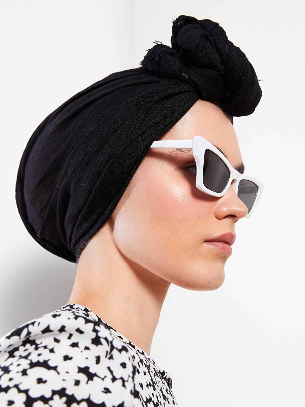 وشاح كريب للسيدات بتفاصيل شراشيب