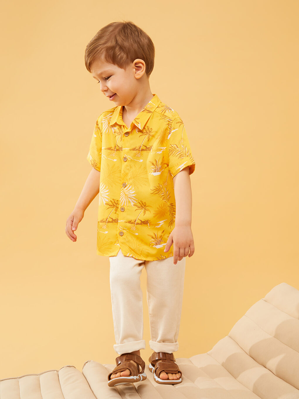 მოკლე სახელოიანი ნაბეჭდი პერანგი ბიჭებისთვის-1