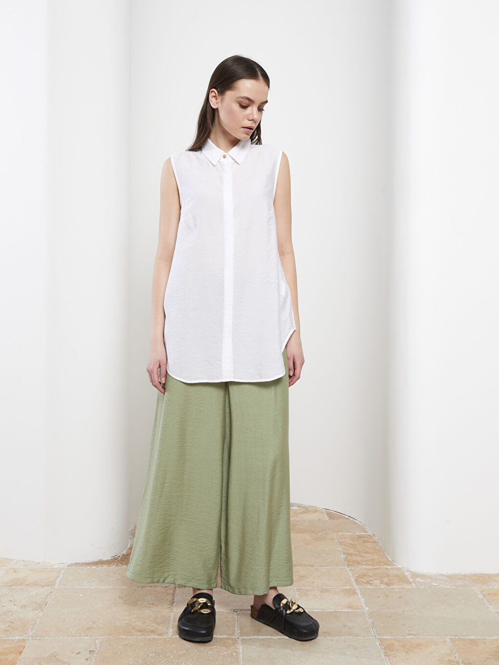 Beyaz Kadın Gömlek Yaka Düz Kolsuz Tunik-1