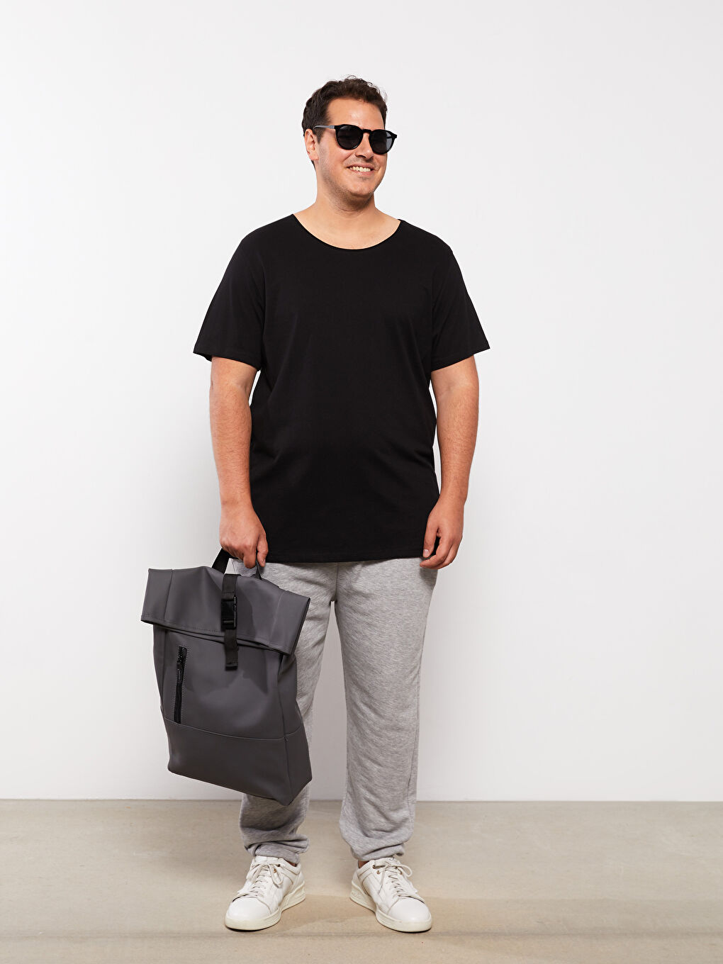 Siyah Bisiklet Yaka Penye Erkek Tişört