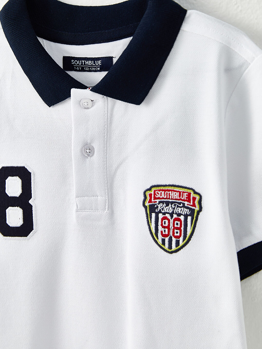 تي شيرت ياقة بولو بتفاصيل تطريز كم قصير للأولاد-2