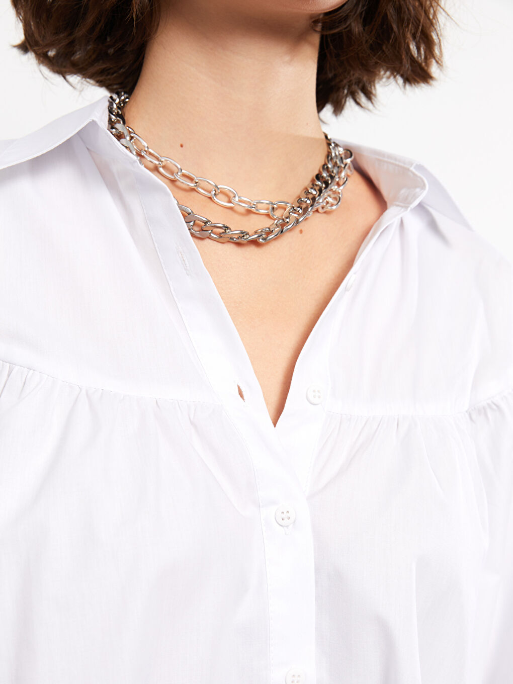 Beyaz Önden Düğme Kapamalı Düz Uzun Kollu Viskon Kadın Gömlek-2