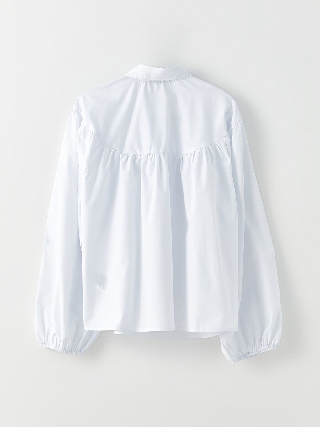 Beyaz Önden Düğme Kapamalı Düz Uzun Kollu Viskon Kadın Gömlek-5