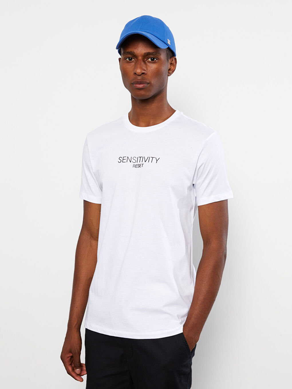 Beyaz Bisiklet Yaka Kısa Kollu Baskılı Penye Erkek Tişört-1