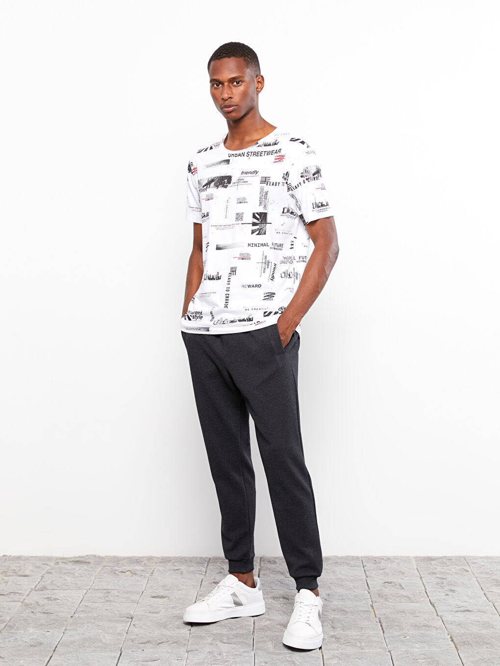 Beyaz Bisiklet Yaka Kısa Kollu Baskılı Penye Erkek Tişört