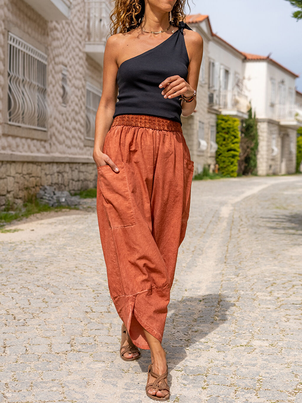 Kahverengi Beli Lastikli Düz Cep Detaylı Keten Kadın Şalvar Pantolon