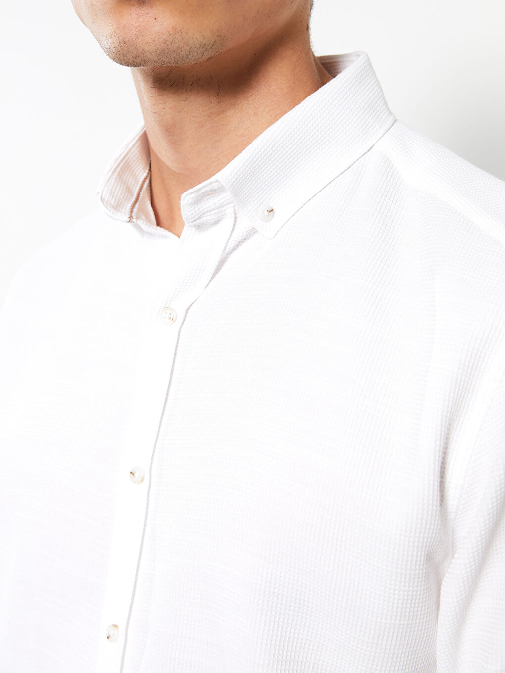 Beyaz Regular Fit Uzun Kollu Armürlü Erkek Gömlek-3