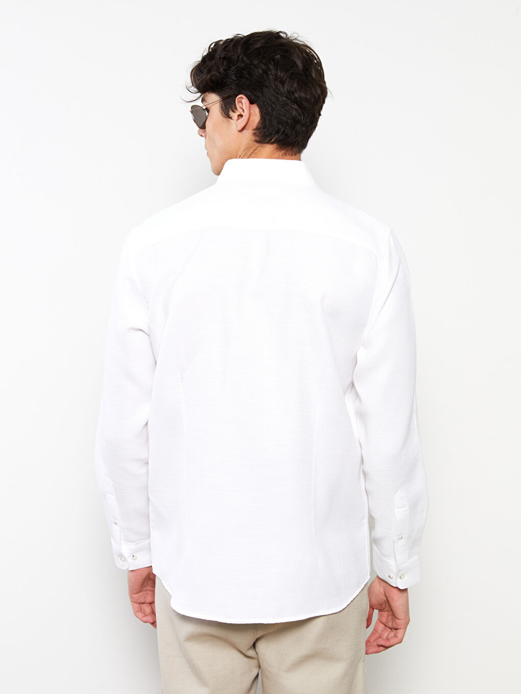 Beyaz Regular Fit Uzun Kollu Armürlü Erkek Gömlek-4